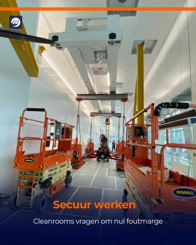 𝗠𝗮𝗰𝗵𝗶𝗻𝗲𝘀 𝘃𝗲𝗿𝗽𝗹𝗮𝗮𝘁𝘀𝗲𝗻 𝗶𝗻 𝗲𝗲𝗻 𝗰𝗹𝗲𝗮𝗻𝗿𝗼𝗼𝗺 𝗶𝘀 𝗮𝗻𝗱𝗲𝗿𝗲 𝗸𝗼𝗲𝗸 𝗱𝗮𝗻 𝗲𝗲𝗻 𝗴𝗲𝘄𝗼𝗻𝗲 𝘃𝗲𝗿𝗵𝘂𝗶𝘇𝗶𝗻𝗴. 𝗚𝗲𝗲𝗻 𝘀𝘁𝗼𝗳, 𝗴𝗲𝗲𝗻 𝘁𝗿𝗶𝗹𝗹𝗶𝗻𝗴𝗲𝗻 𝗲𝗻 𝗴𝗲𝗲𝗻 𝗿𝘂𝗶𝗺𝘁𝗲 𝘃𝗼𝗼𝗿 𝗳𝗼𝘂𝘁𝗲𝗻. 🔱 

Onze mensen zijn hier al jaren op getraind en weten precies hoe je hightech installaties veilig verplaatst zonder het proces te verstoren. 💪

Werk waar wij onze vakkennis het hardst voor nodig hebben. 💙
📞 013 505 5896 | tritontransport.nl
#Triton #Cleanroom #Vakmanschap #Machineverhuizing #HighTech
